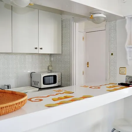 Sweet White Apartment *